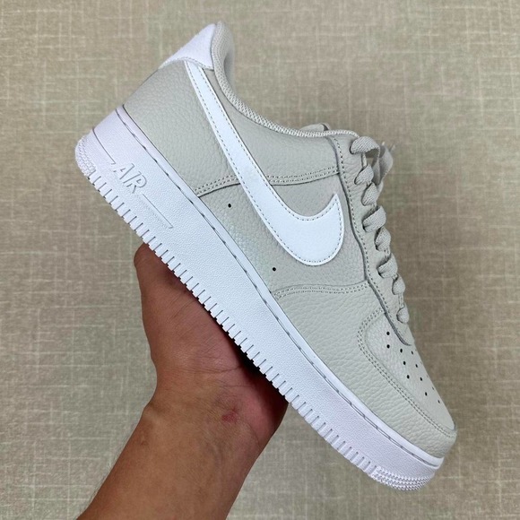 Athletic_Shoes